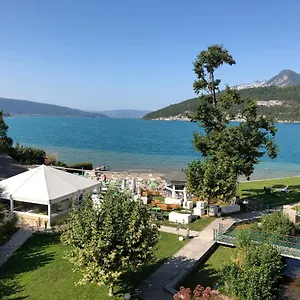  Appartement Atypique Avec Vue Unique Panoramique Sur Le D'annecy, Dans Avec Et Ponton Privee Sur La Commune De Frankrijk